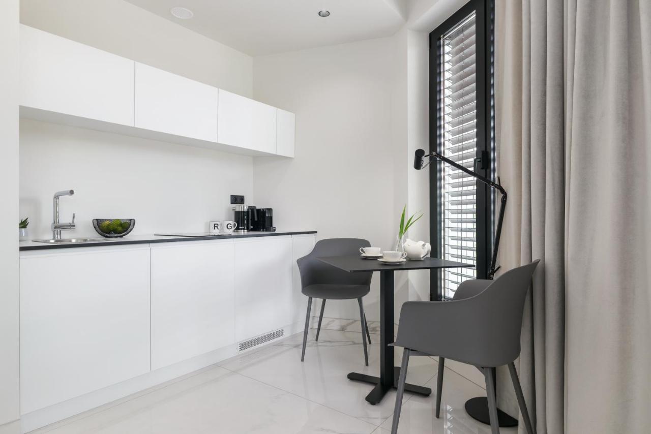 Centro Design Apartments - Polwiejska Познань Екстер'єр фото